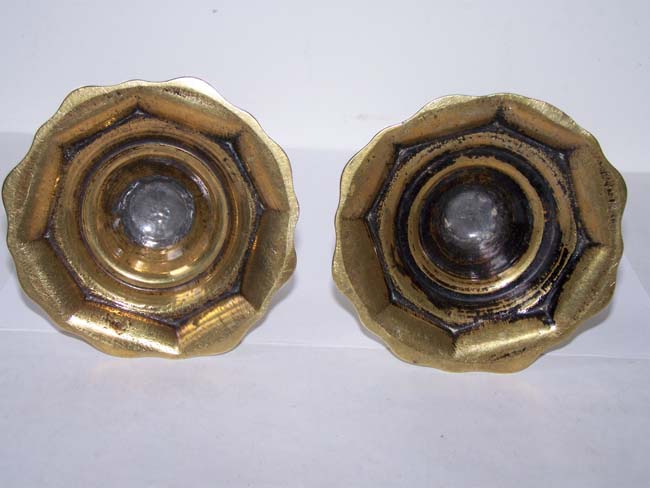 A nice pair of Georgian Scallop base BrassCandlesticks circa 1730-1750 — image 2